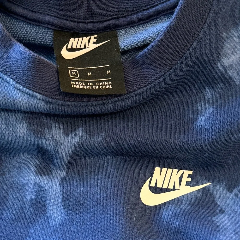 Nike women’s athletic dress. In perfect condition, size Medium. - Picture 5 of 11